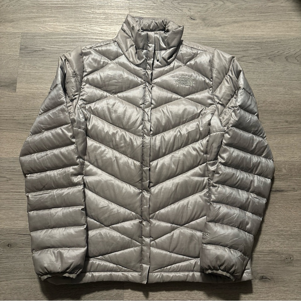 The North Face Woman’s 550 Down Jacket (Medium)